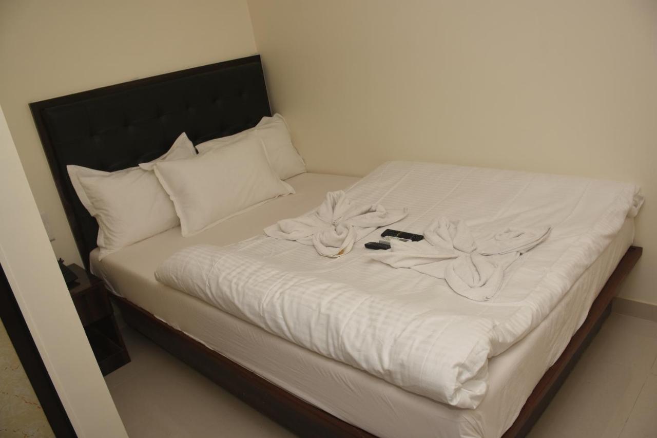 Hotel Mantra Residency Mumbai Bagian luar foto